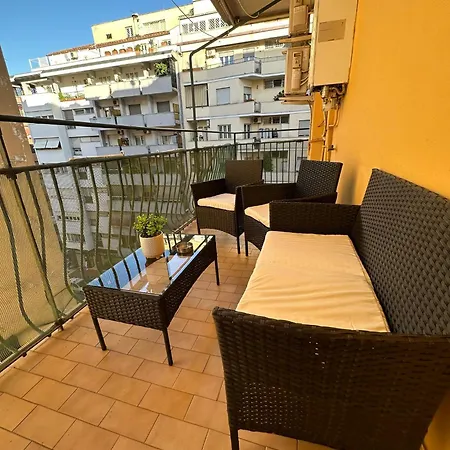 Ideal For Travelers, Local Vibes, Ensuite Bathroom *